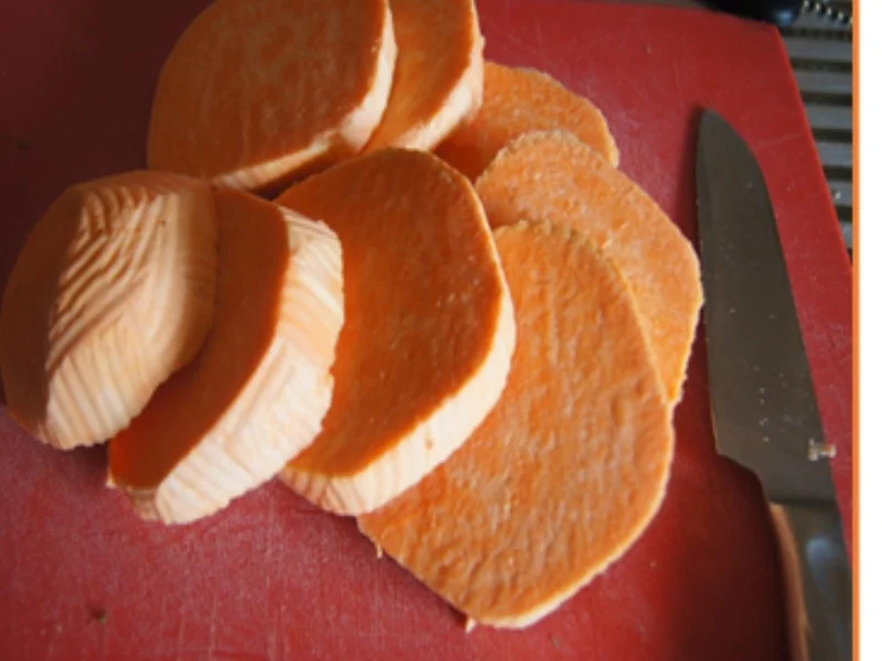 Rezept: Knusprige Schweinefilet Schnitzelchen mit Champignons und Süßkartoffelstampf Bild Nr. 14 Knusprige Schweinefilet Schnitzelchen mit Champignons und Süßkartoffelstampf - Rezept - Bild Nr. 14