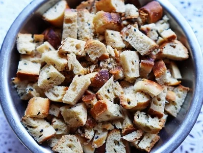 Rezept: Schwäbische Brezenknödel Bild Nr. 3 Schwäbische Brezenknödel - Rezept - Bild Nr. 3