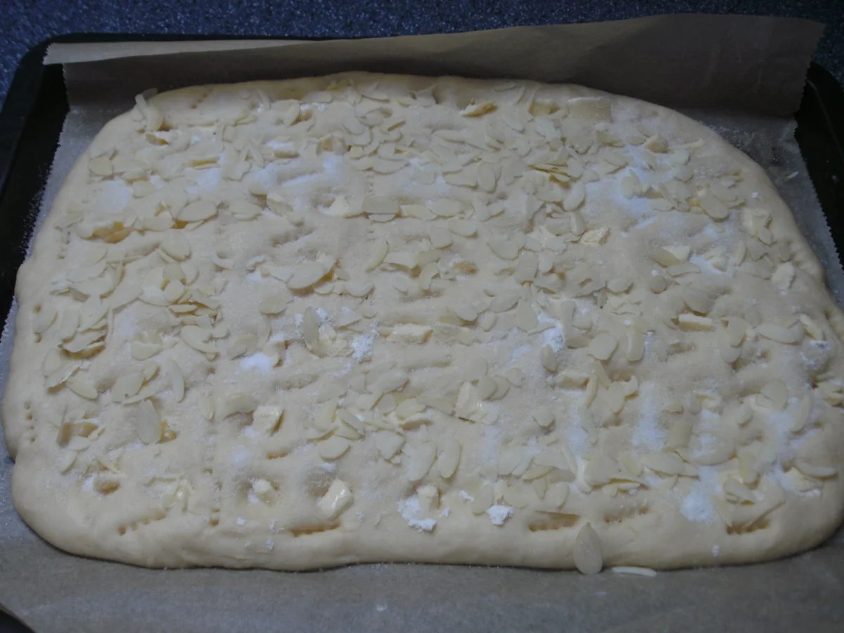 Rezept: Butterkuchen Bild Nr. 4 Butterkuchen - Rezept - Bild Nr. 4