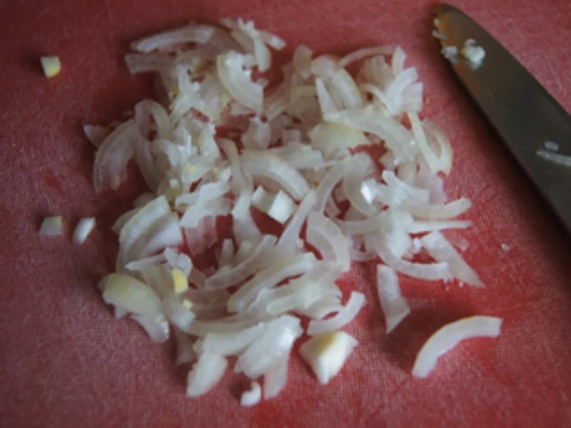 Rezept: Matjesfilets mit kleinen Pellkartoffeln und Rote Bete Salat Bild Nr. 4 Matjesfilets mit kleinen Pellkartoffeln und Rote Bete Salat - Rezept - Bild Nr. 4