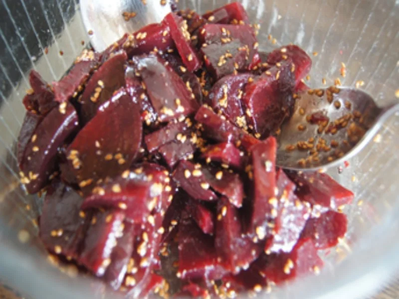 Rezept: Matjesfilets mit kleinen Pellkartoffeln und Rote Bete Salat Bild Nr. 10 Matjesfilets mit kleinen Pellkartoffeln und Rote Bete Salat - Rezept - Bild Nr. 10