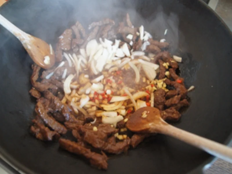 Rinder-Hüftsteak mit grünem Gemüse im Wok - Rezept - Bild Nr. 15