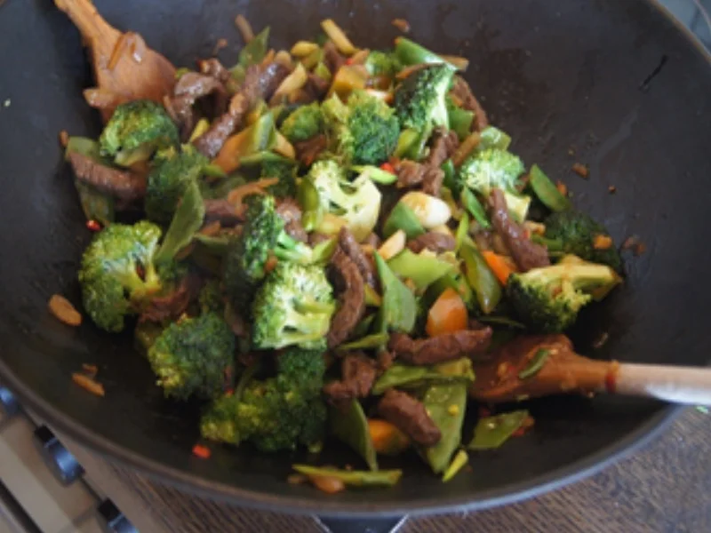 Rinder-Hüftsteak mit grünem Gemüse im Wok - Rezept - Bild Nr. 21