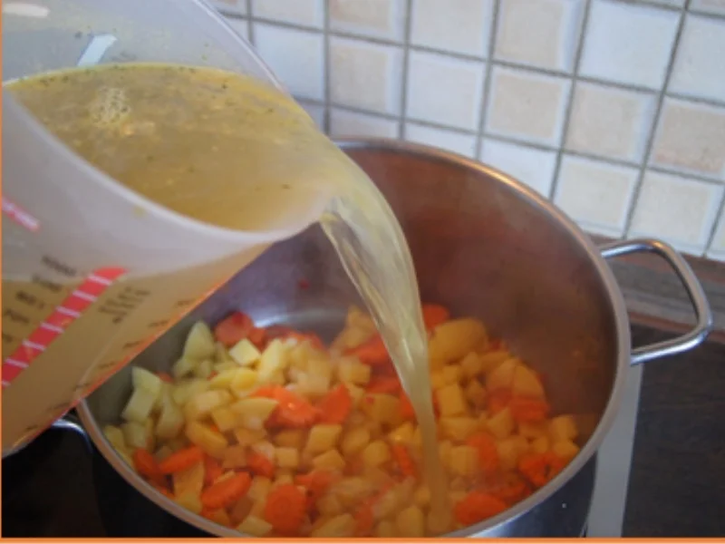 Kartoffelsuppe mit Kabanossi - Rezept - Bild Nr. 13