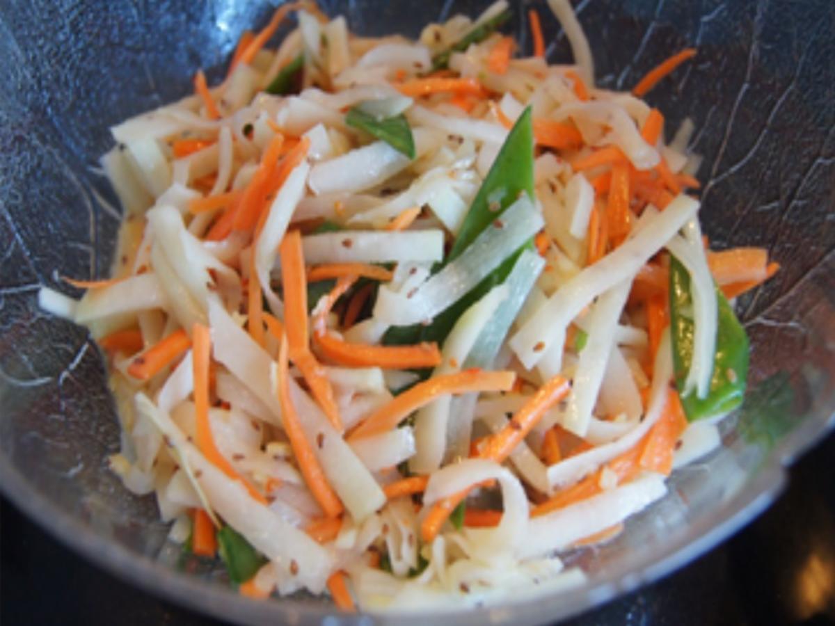 Asiatischer Kohlrabi-Salat - Rezept mit Bild - kochbar.de