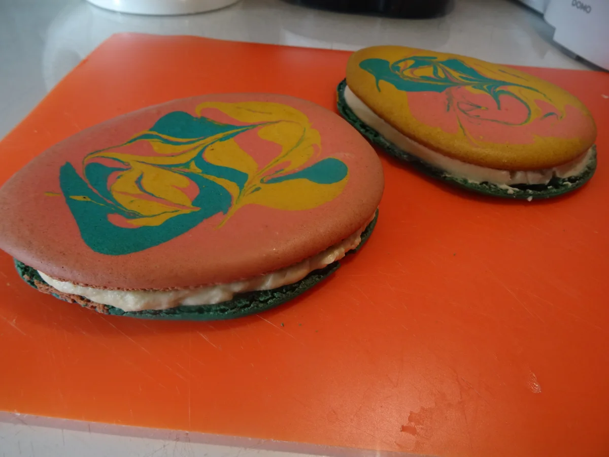 Rezept: Macaron-Ostereier XXL mit Vanille-Creme-Füllung Bild Nr. 3 Macaron-Ostereier XXL mit Vanille-Creme-Füllung - Rezept - Bild Nr. 3