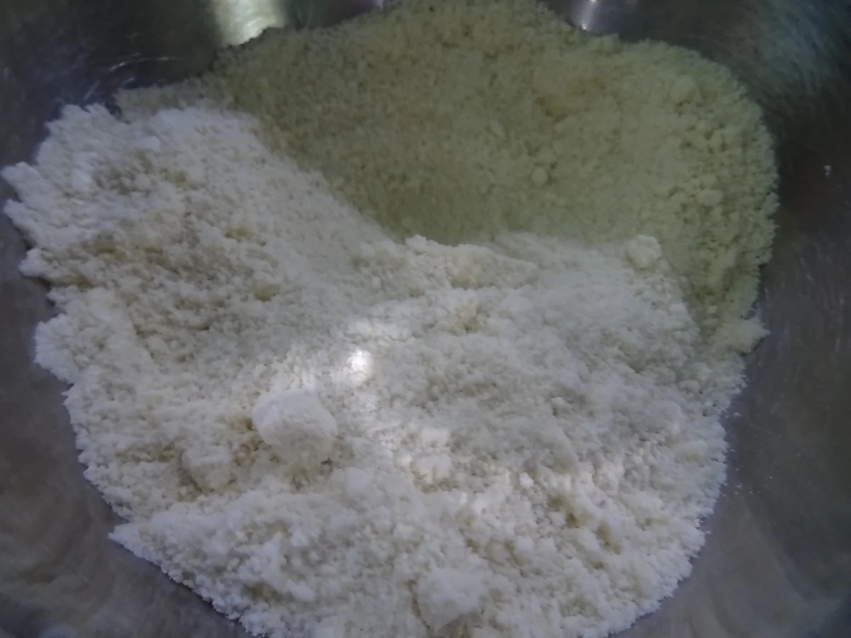 Rezept: Macaron-Ostereier XXL mit Vanille-Creme-Füllung Bild Nr. 10 Macaron-Ostereier XXL mit Vanille-Creme-Füllung - Rezept - Bild Nr. 10