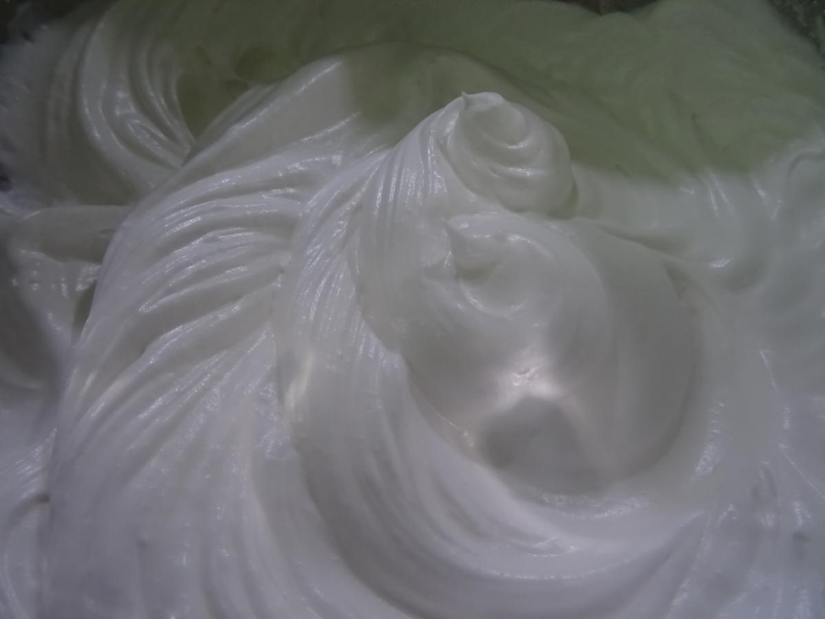 Macaron-Ostereier XXL mit Vanille-Creme-Füllung - Rezept - Bild Nr. 9
