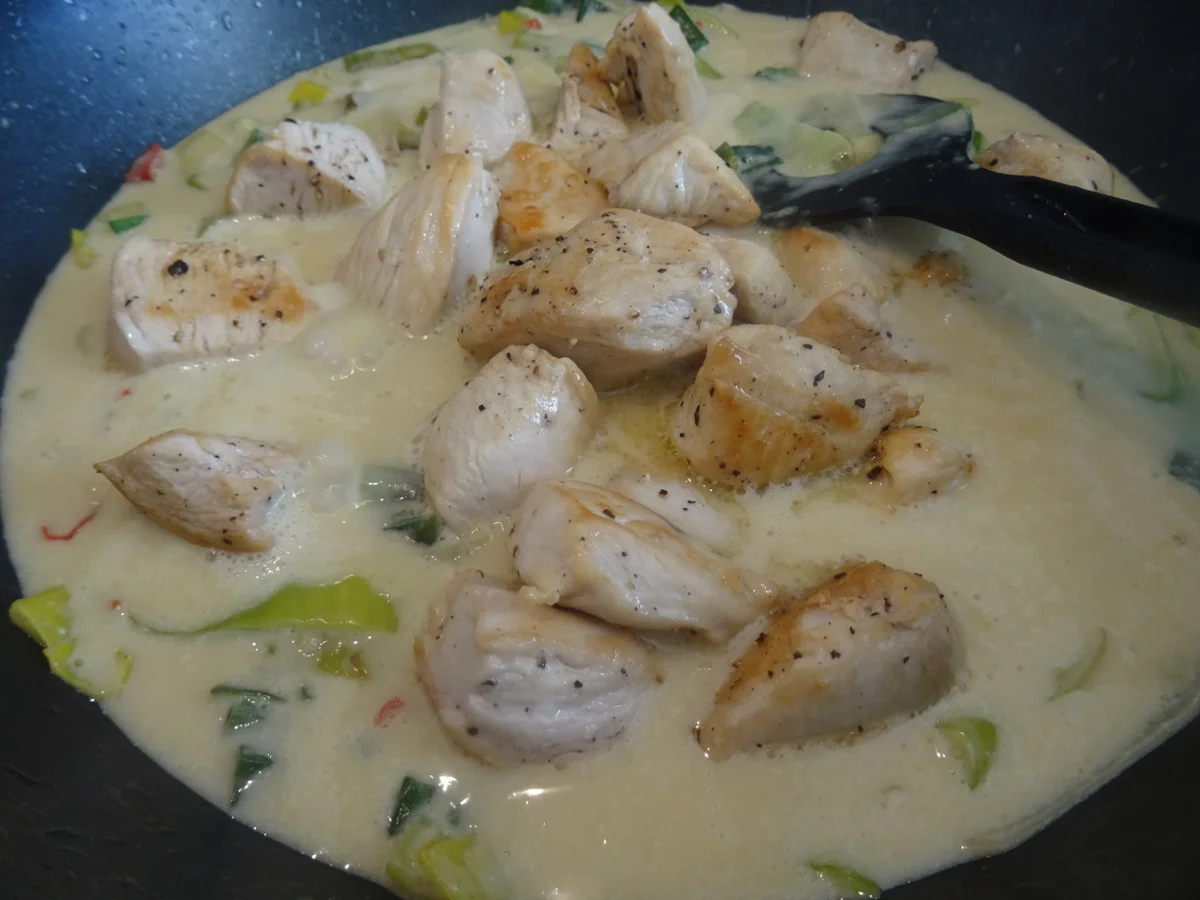 Hähnchen-Lauch-Pfanne mit Kurkuma-Reis - Rezept - Bild Nr. 4