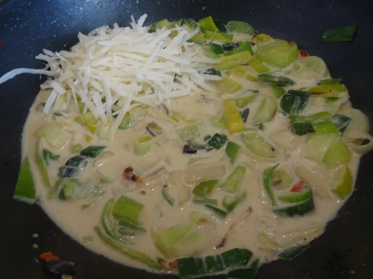 Hähnchen-Lauch-Pfanne mit Kurkuma-Reis - Rezept - Bild Nr. 5