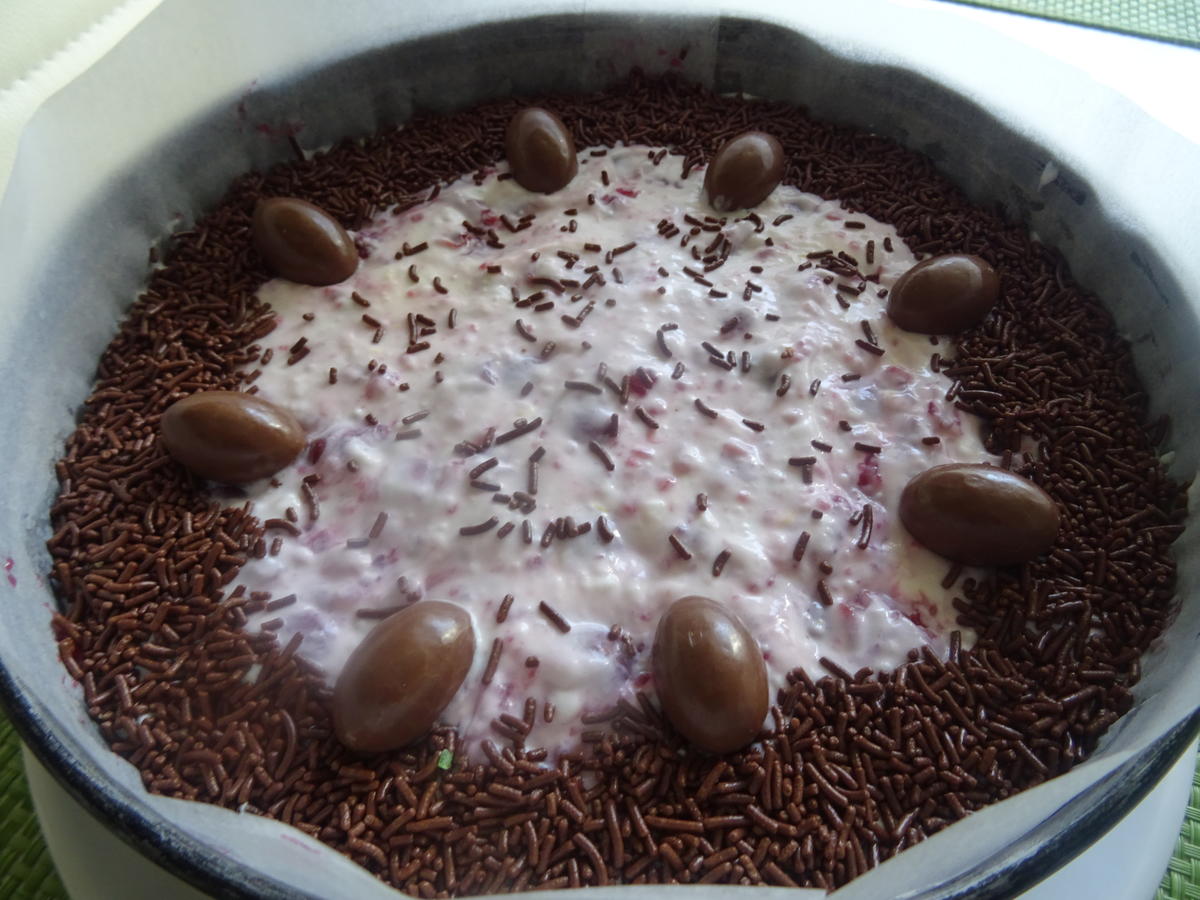 Österliche Kirsch-Sahne-Torte - Rezept - Bild Nr. 2