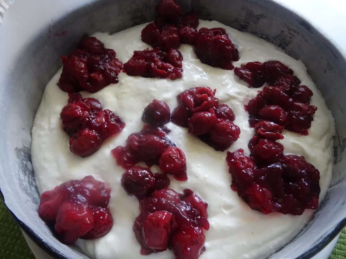 Österliche Kirsch-Sahne-Torte - Rezept - Bild Nr. 4