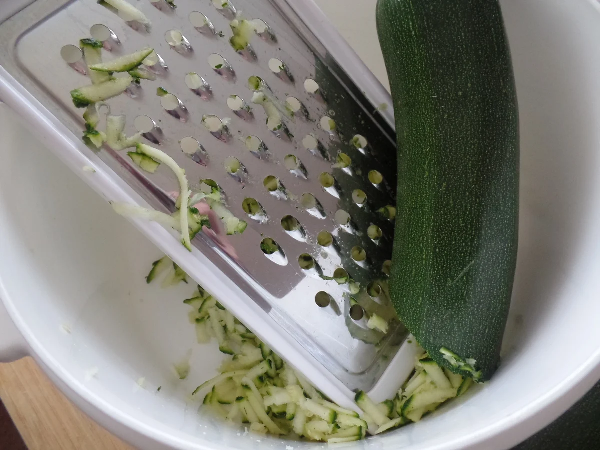 Zucchinipuffer mit Pesto - Rezept - Bild Nr. 10274