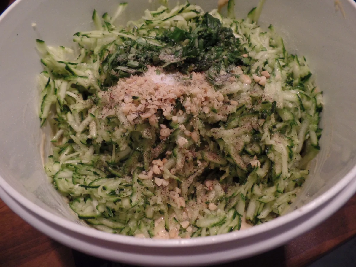 Zucchinipuffer mit Pesto - Rezept - Bild Nr. 10283