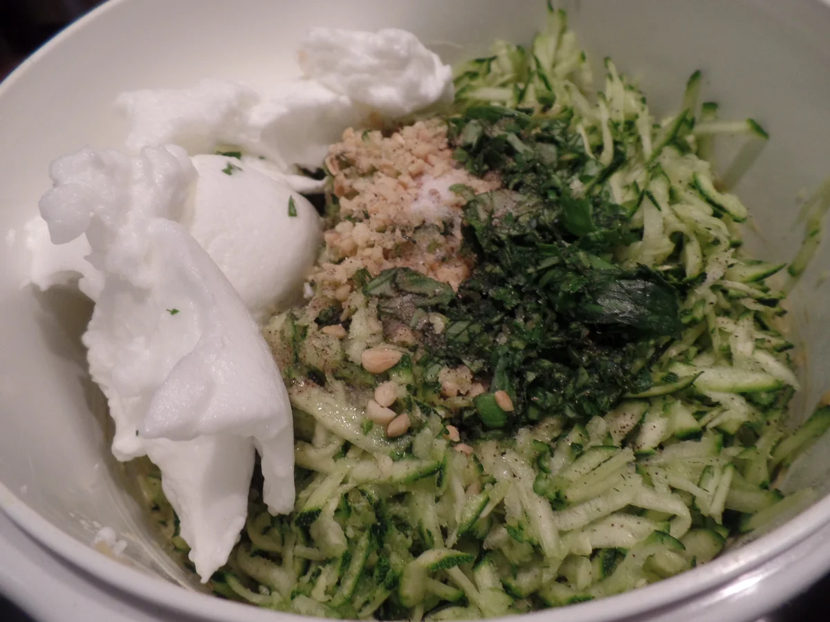 Zucchinipuffer mit Pesto - Rezept - Bild Nr. 10284