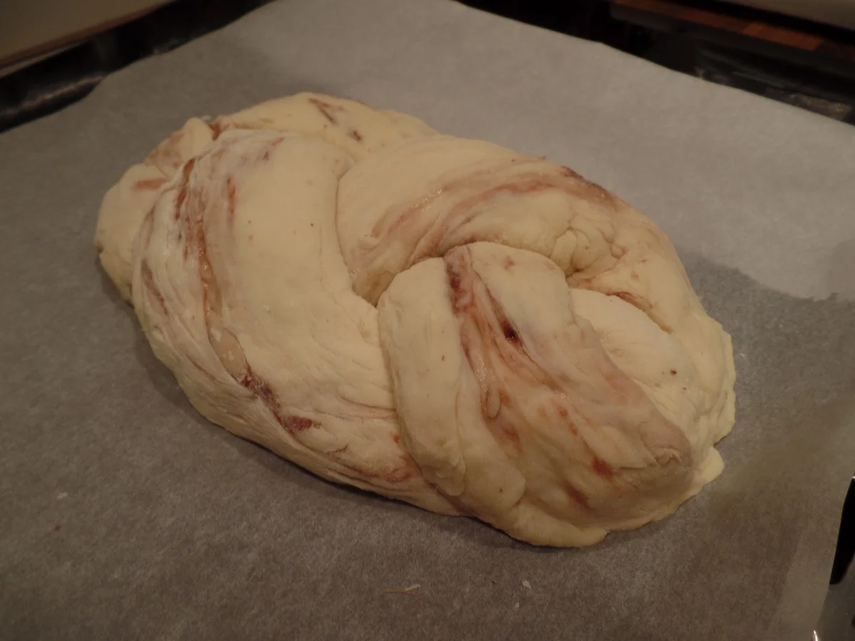 Rezept: Hefezopf mit Marzipan Bild Nr. 10289 Hefezopf mit Marzipan - Rezept - Bild Nr. 10289