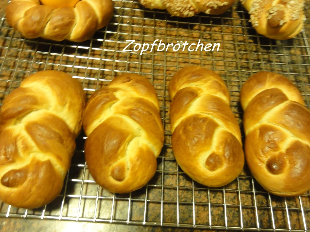 Rezept: Hefe: HEFEZOPF ~ HEFEKRÄNZE ~ HEFEBRÖTCHEN Bild Nr. 5 Hefe: HEFEZOPF ~ HEFEKRÄNZE ~ HEFEBRÖTCHEN - Rezept - Bild Nr. 5
