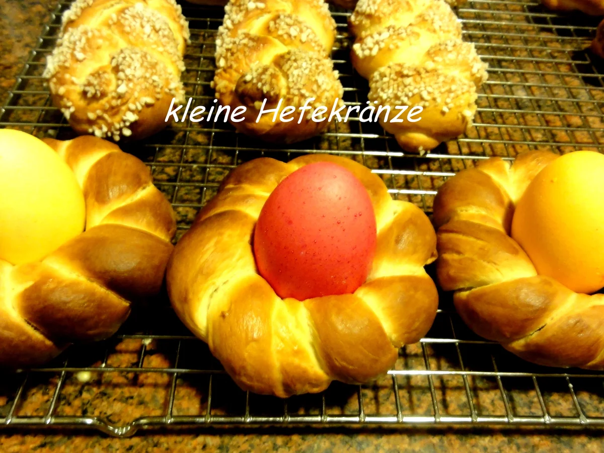 Rezept: Hefe: HEFEZOPF ~ HEFEKRÄNZE ~ HEFEBRÖTCHEN Bild Nr. 6 Hefe: HEFEZOPF ~ HEFEKRÄNZE ~ HEFEBRÖTCHEN - Rezept - Bild Nr. 6