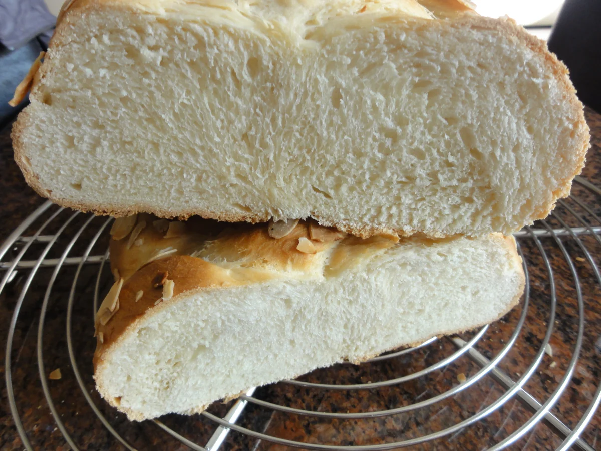 Rezept: Hefe: HEFEZOPF ~ HEFEKRÄNZE ~ HEFEBRÖTCHEN Bild Nr. 8 Hefe: HEFEZOPF ~ HEFEKRÄNZE ~ HEFEBRÖTCHEN - Rezept - Bild Nr. 8