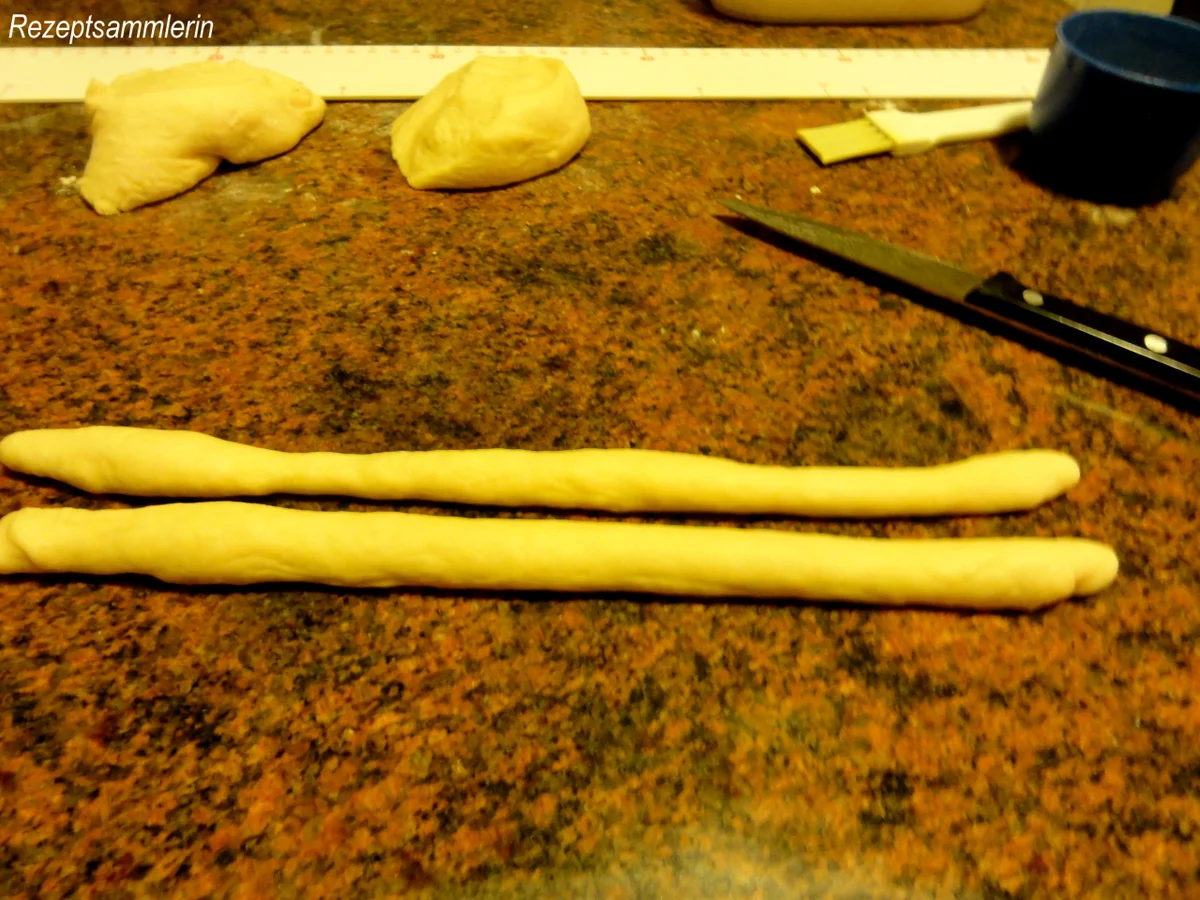Rezept: Hefe: HEFEZOPF ~ HEFEKRÄNZE ~ HEFEBRÖTCHEN Bild Nr. 19 Hefe: HEFEZOPF ~ HEFEKRÄNZE ~ HEFEBRÖTCHEN - Rezept - Bild Nr. 19