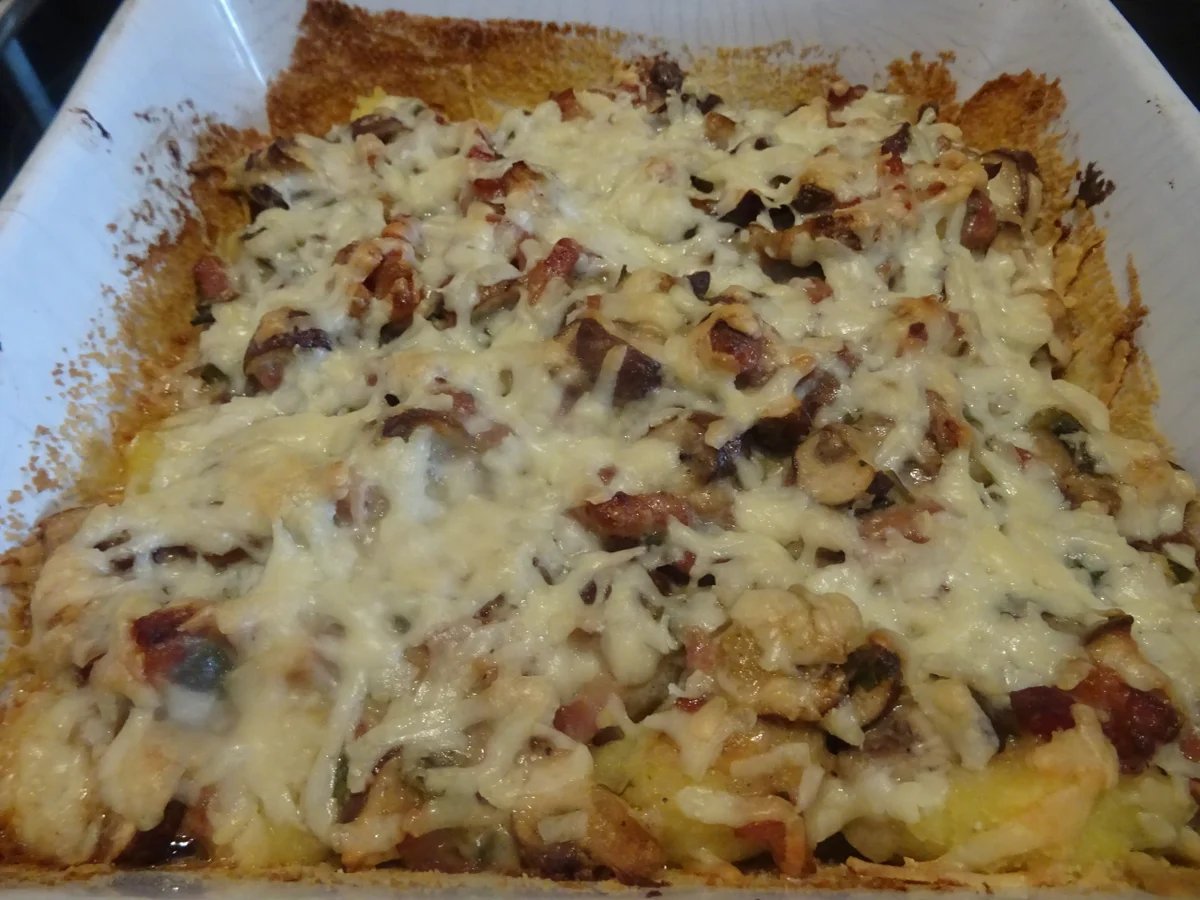 Gnocchi-Auflauf mit Pilzen und Bacon, dazu Tomatensalat mediterran - Rezept - Bild Nr. 3