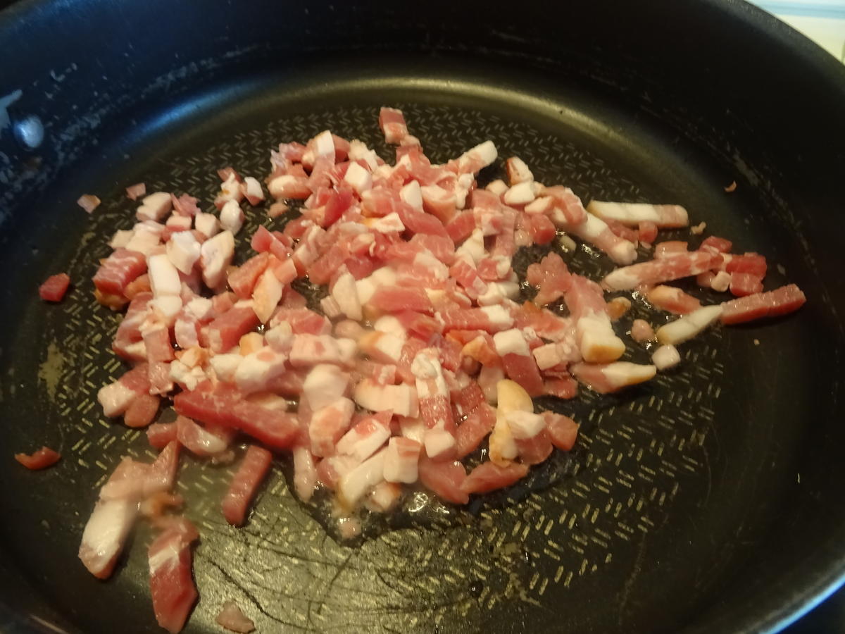 Gnocchi-Auflauf mit Pilzen und Bacon, dazu Tomatensalat mediterran - Rezept - Bild Nr. 7