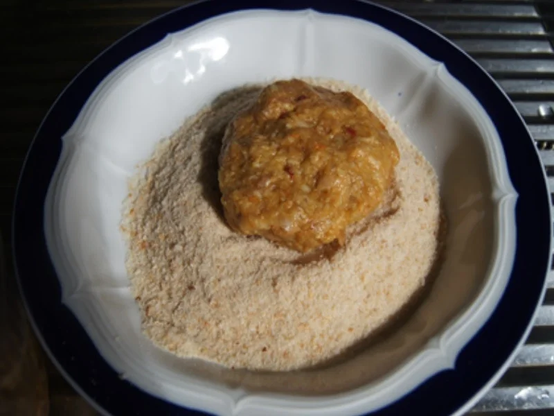 Rezept: Herzhafte Hacksteaks mit Curry-Gemüsemix aus dem Wok Bild Nr. 10306 Herzhafte Hacksteaks mit Curry-Gemüsemix aus dem Wok - Rezept - Bild Nr. 10306