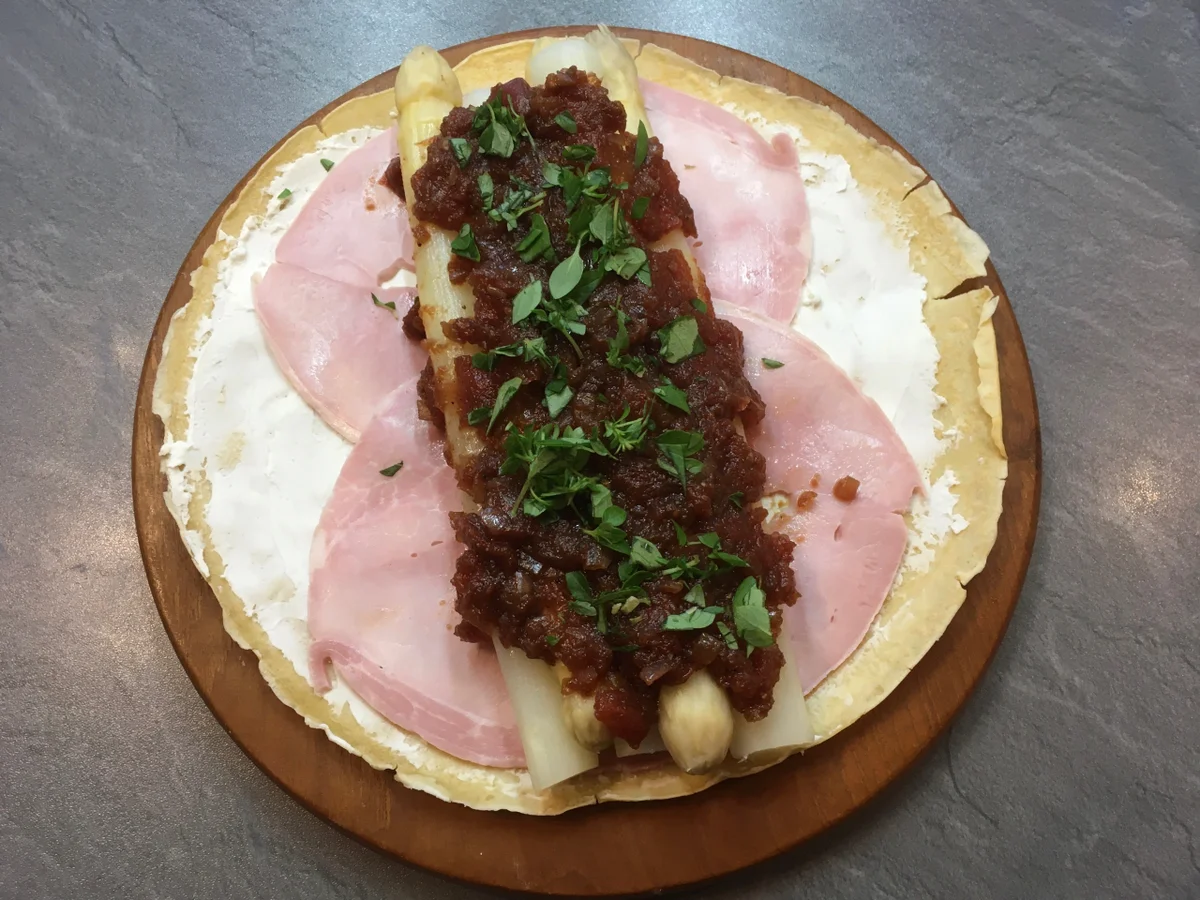 Rezept: Mein heißgeliebter Spargelpfannkuchen Bild Nr. 4 Mein heißgeliebter Spargelpfannkuchen - Rezept - Bild Nr. 4