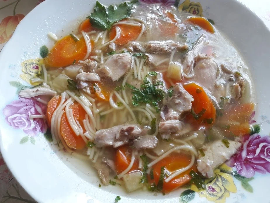 Rezept: Hühnerbrühe - Nudelsuppe Bild Nr. 3 Hühnerbrühe - Nudelsuppe - Rezept - Bild Nr. 3