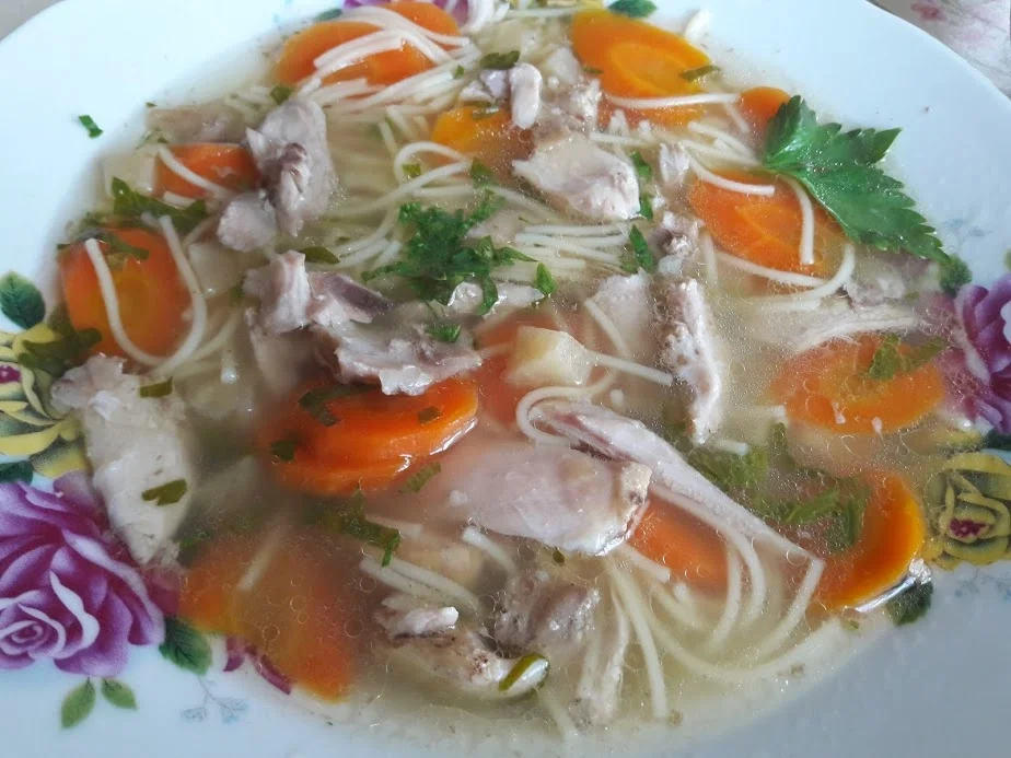 Rezept: Hühnerbrühe - Nudelsuppe Bild Nr. 18 Hühnerbrühe - Nudelsuppe - Rezept - Bild Nr. 18