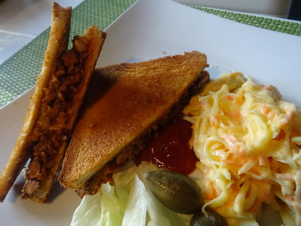 Sloppy Joe Sandwich mit Coleslaw und Ketchup - Rezept - Bild Nr. 2