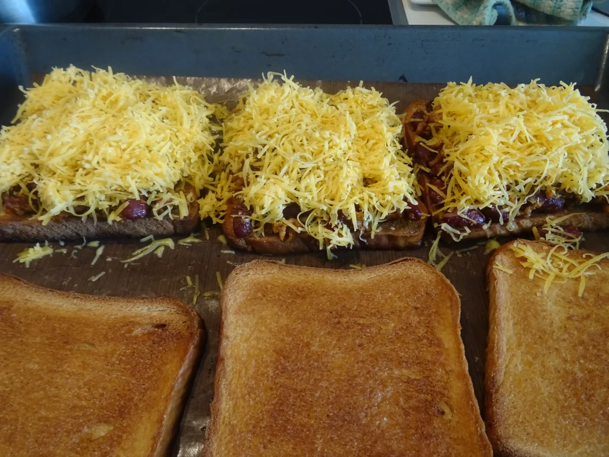 Sloppy Joe Sandwich mit Coleslaw und Ketchup - Rezept - Bild Nr. 3