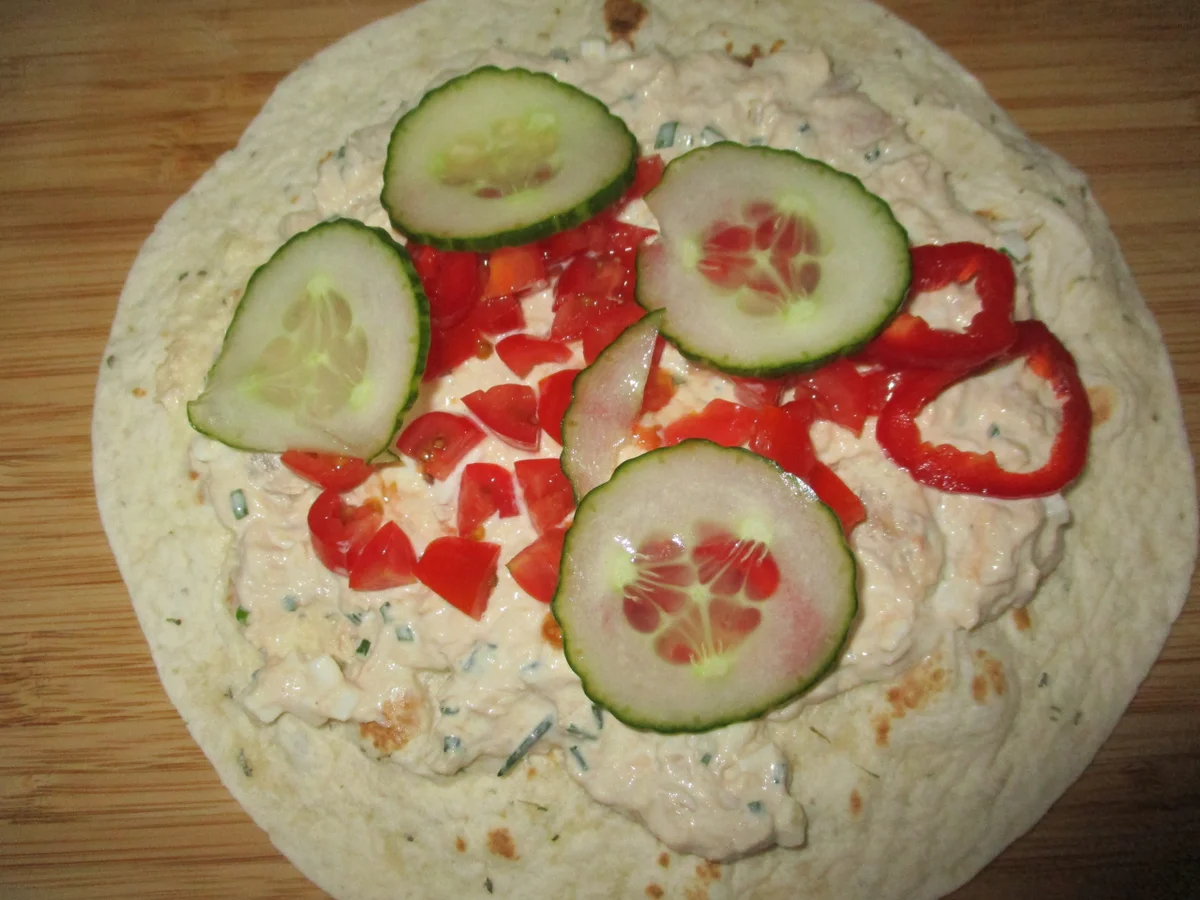 Rezept: Knoblauch-Wrap mit Thunfisch Bild Nr. 3 Knoblauch-Wrap mit Thunfisch - Rezept - Bild Nr. 3