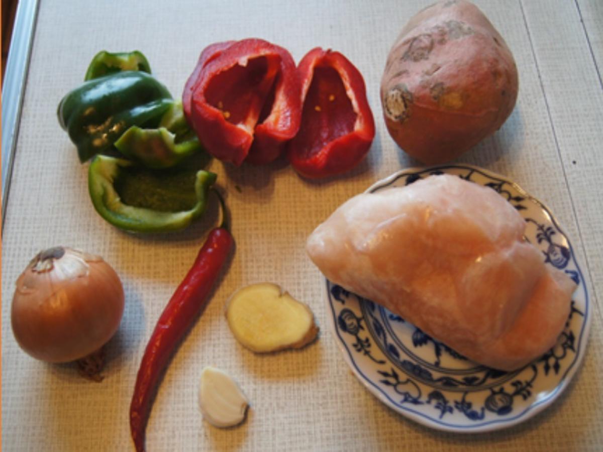 Hähnchenwok mit Gemüsemix und Süßkartoffelstampf - Rezept - Bild Nr. 3
