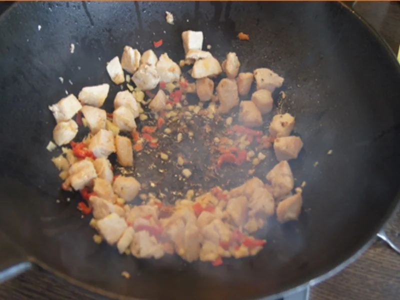 Hähnchenwok mit Gemüsemix und Süßkartoffelstampf - Rezept - Bild Nr. 10