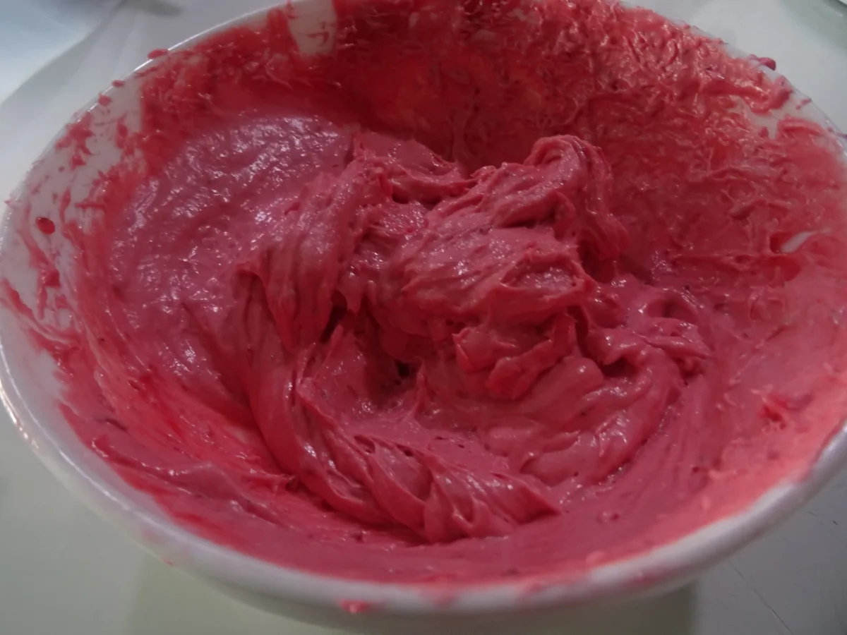 Rezept: Erdbeer-Macarons Bild Nr. 4 Erdbeer-Macarons - Rezept - Bild Nr. 4