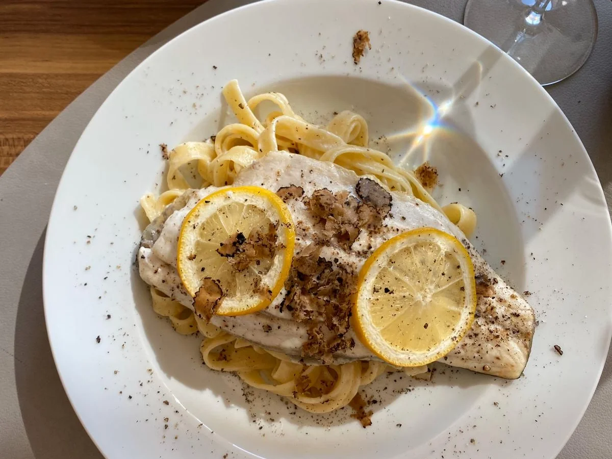 Rezept: Barramundi mit Pasta in Trüffel-Weißwein-Sahne-Soße Bild Nr. 2 Barramundi mit Pasta in Trüffel-Weißwein-Sahne-Soße - Rezept - Bild Nr. 2