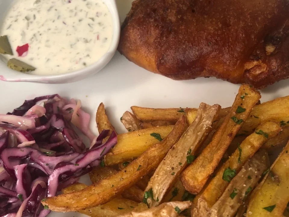 Rezept: Barramundi Fish and Chips mit Sauce Tartare und Cole Slaw Bild Nr. 2 Barramundi Fish and Chips mit Sauce Tartare und Cole Slaw - Rezept - Bild Nr. 2