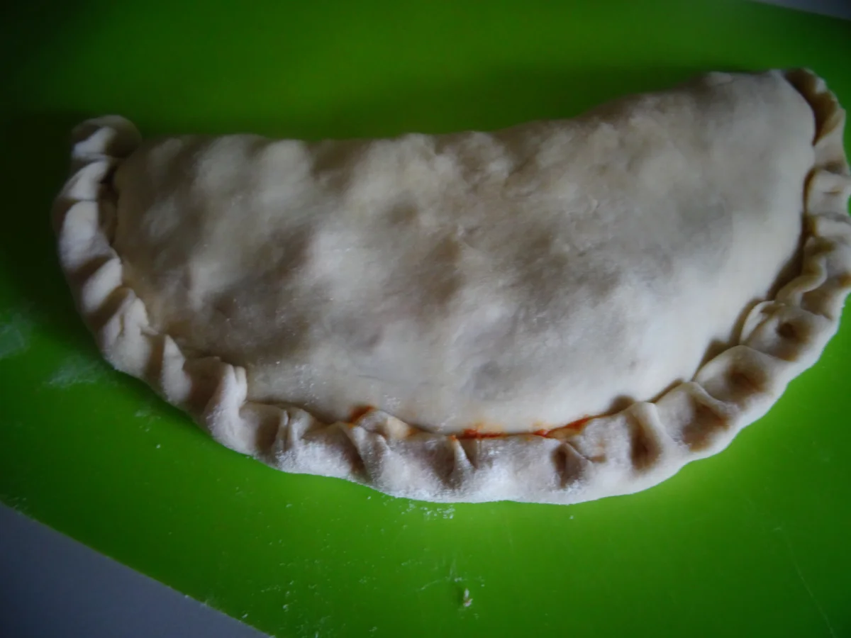 Rezept: Pizza Calzone mit Schinken und Mozzarella Bild Nr. 10333 Pizza Calzone mit Schinken und Mozzarella - Rezept - Bild Nr. 10333