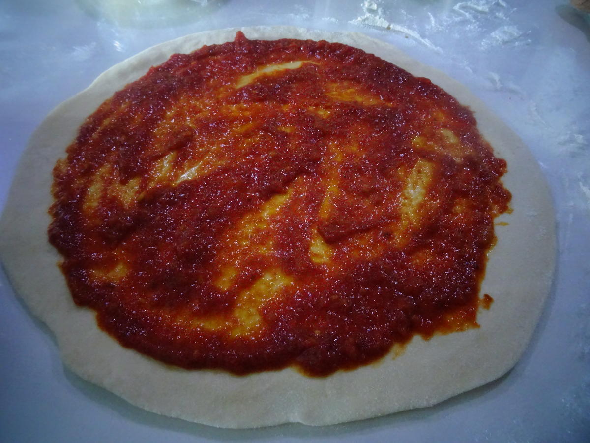 Pizza Calzone mit Schinken und Mozzarella - Rezept - Bild Nr. 10335