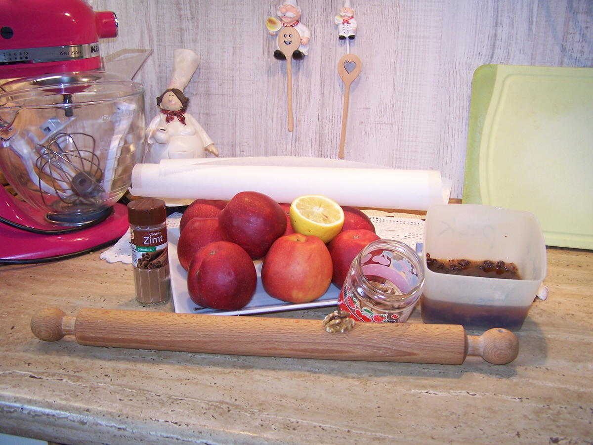 Apfelstrudel mit Rum Rosinen - Rezept - Bild Nr. 10337
