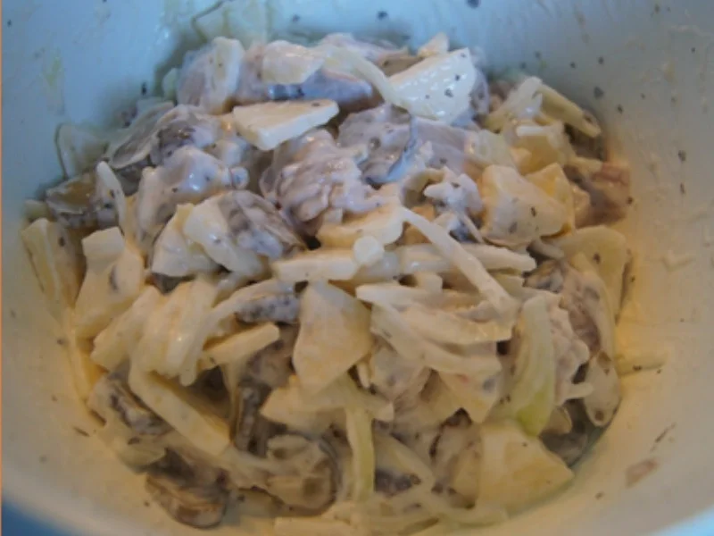 Rezept: Matjesfiletsalat nach Hausfrauen-Art Bild Nr. 10 Matjesfiletsalat nach Hausfrauen-Art - Rezept - Bild Nr. 10