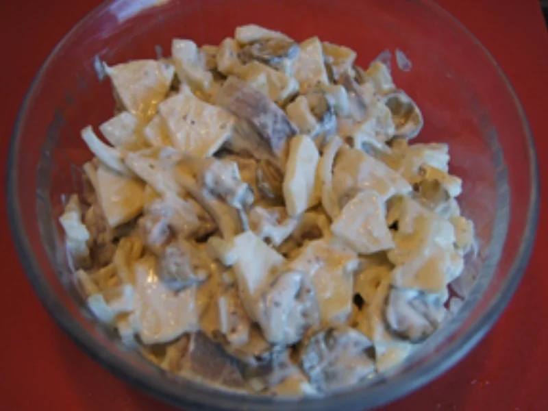 Matjesfiletsalat nach Hausfrauen-Art mit grünen Bohnen und Pellkartoffeln - Rezept - Bild Nr. 3