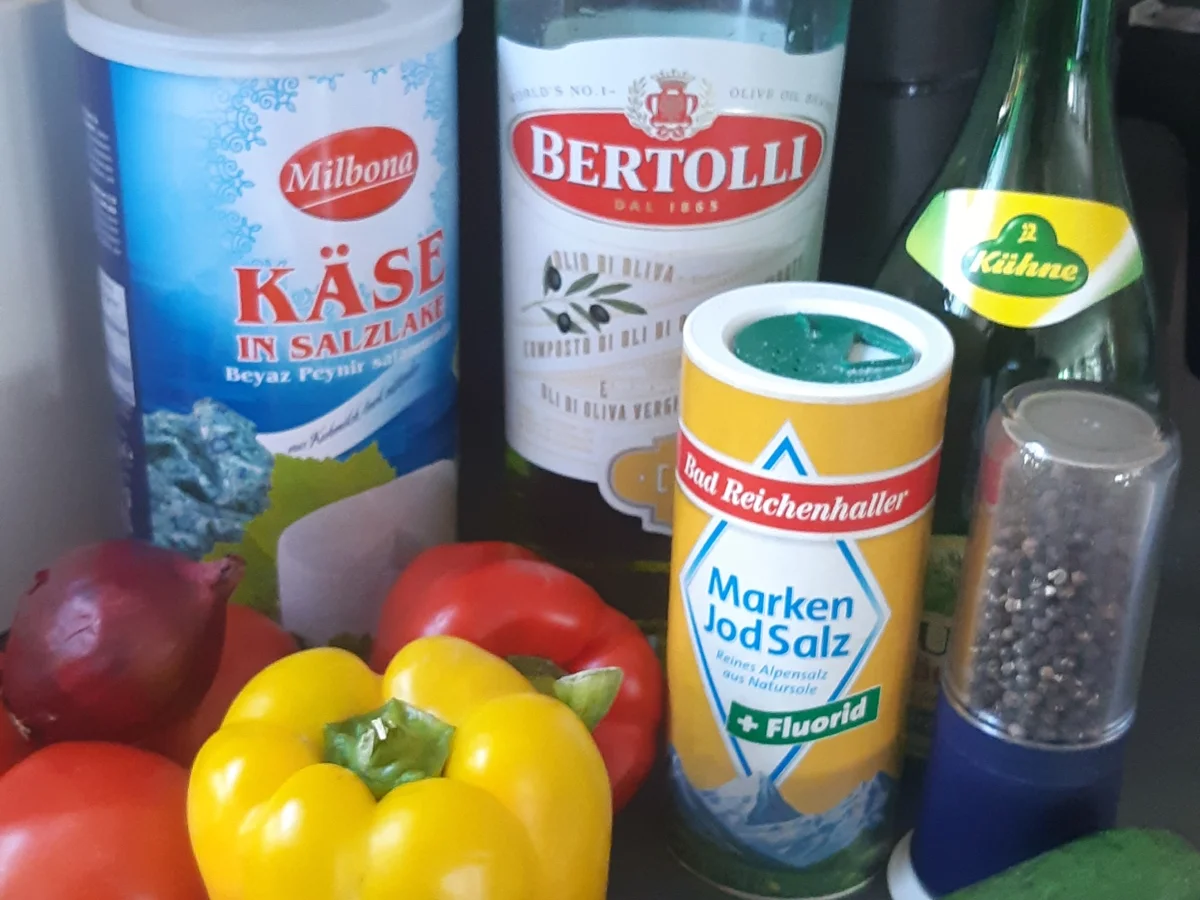 Rezept: Schopska-Salat Bild Nr. 3 Schopska-Salat - Rezept - Bild Nr. 3