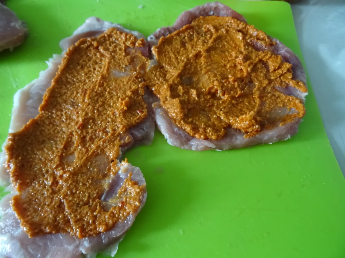 Involtini vom Schwein mit Gorgonzola-Soße und Spaghetti-Türmchen - Rezept - Bild Nr. 5