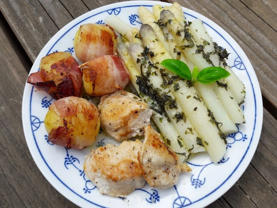 Rezept: Spargel in Kräuterbutter Bild Nr. 12 Spargel in Kräuterbutter - Rezept - Bild Nr. 12