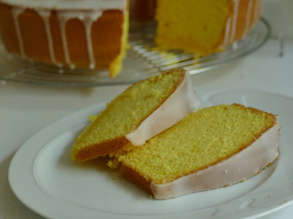 Rezept: Zitronenkuchen mit Kurkuma Bild Nr. 2 Zitronenkuchen mit Kurkuma - Rezept - Bild Nr. 2