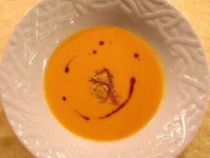 Rezept: Kürbis-Kartoffelsuppe mit Orangengremolata Kürbis-Kartoffelsuppe mit Orangengremolata - Rezept