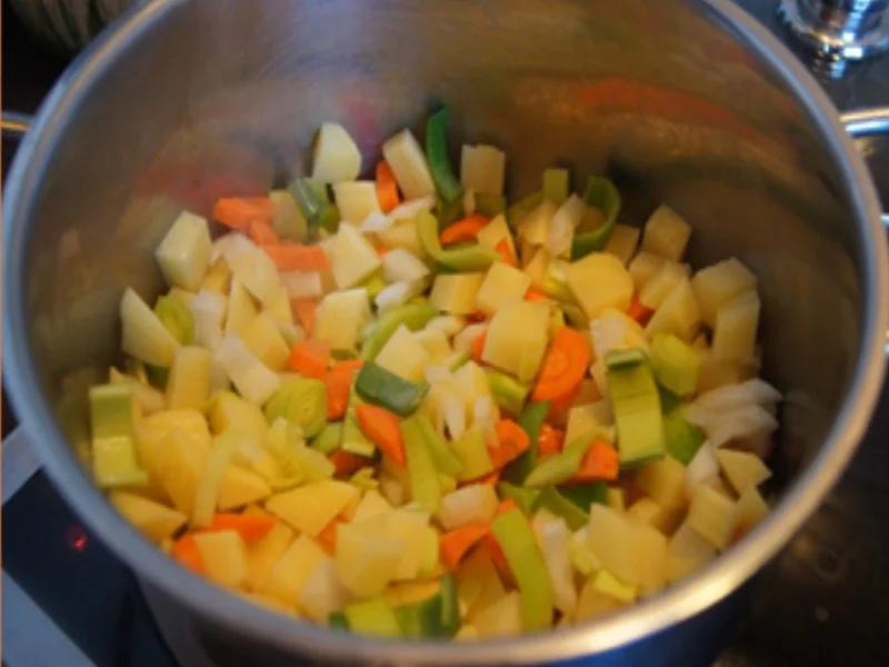 Kartoffelsuppe mit Nürnberger Rostbratwürstchen - Rezept - Bild Nr. 6