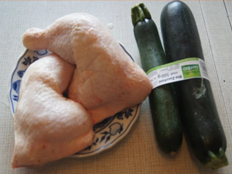 Gebratene Hähnchenkeulen mit Zucchini Spaghetti - Rezept - Bild Nr. 3